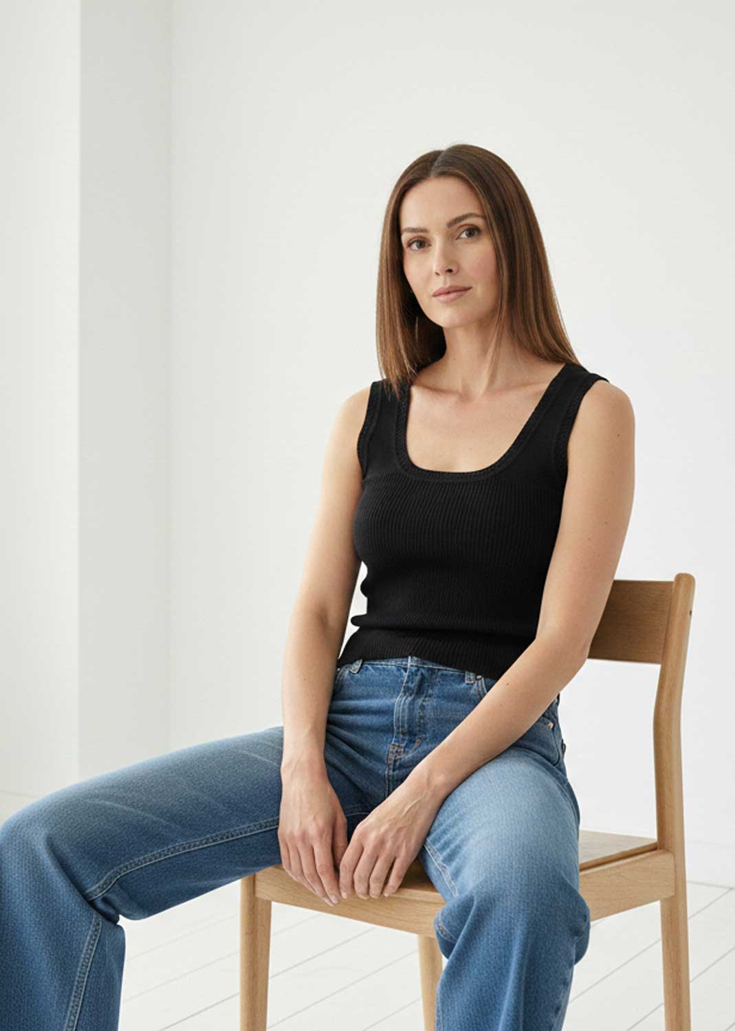 Annabelle Pointed Ribbed Vest Black