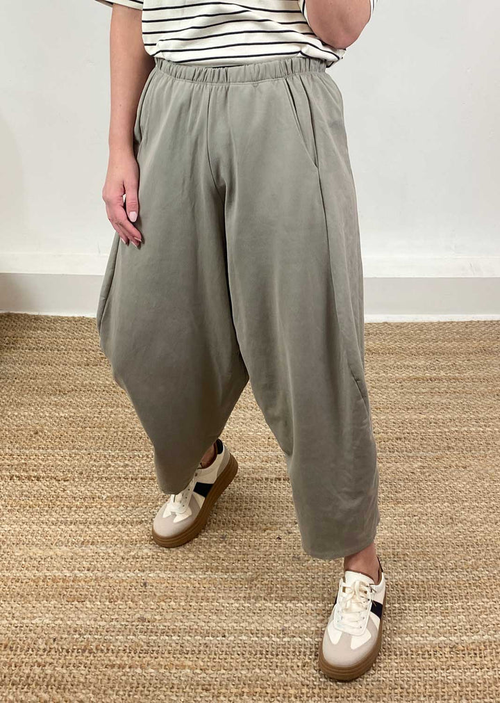 Aspen Jersey Barrel Pants Taupe