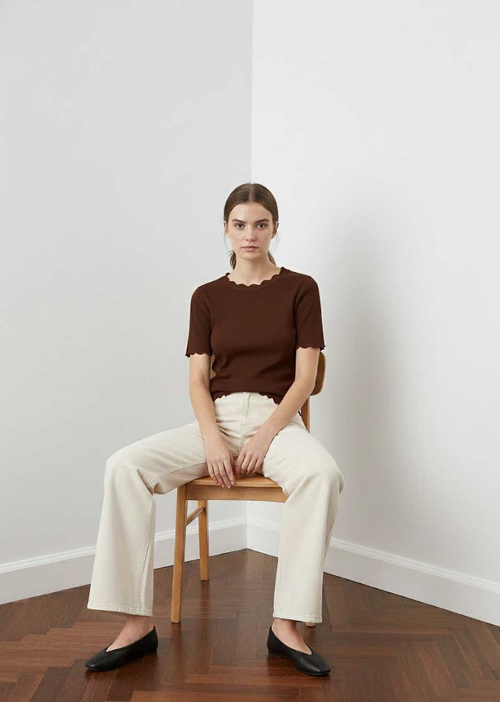 knitted scallop top brown 