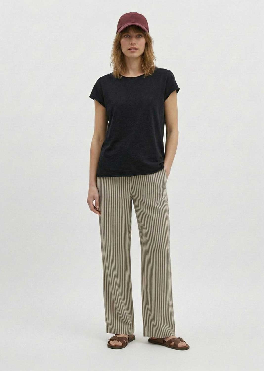 Davina Black Relaxed Fit T-Shirt