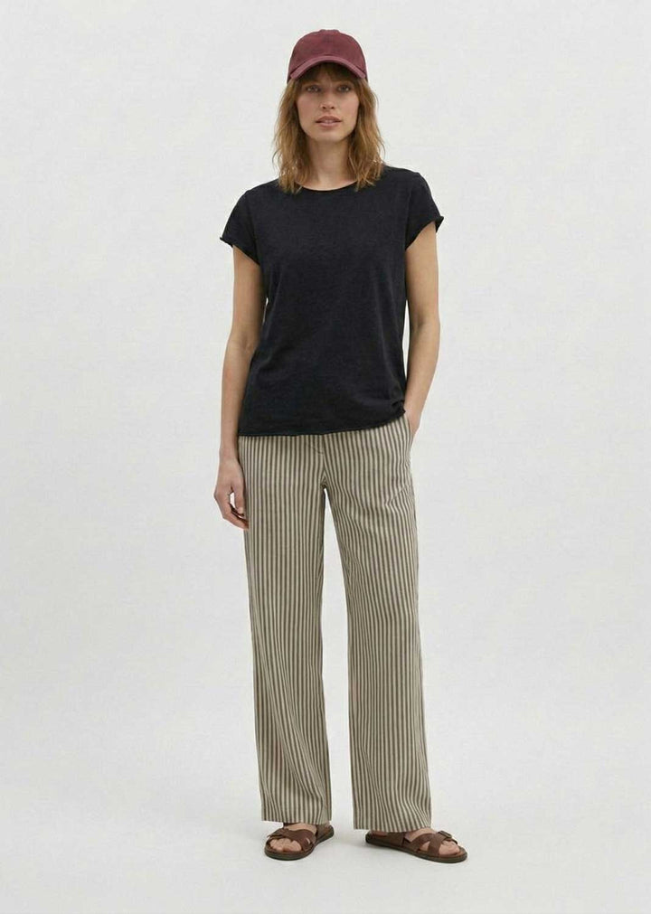 Davina Black Relaxed Fit T-Shirt