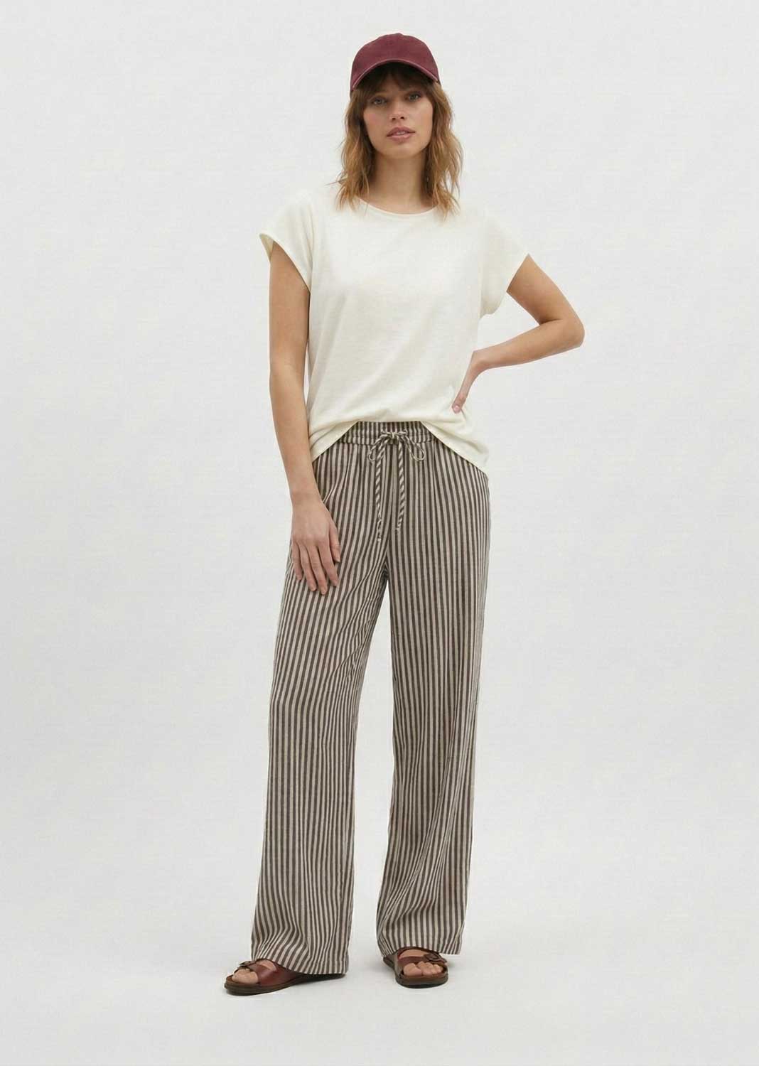Davina Relaxed Fit Cream T-shirt