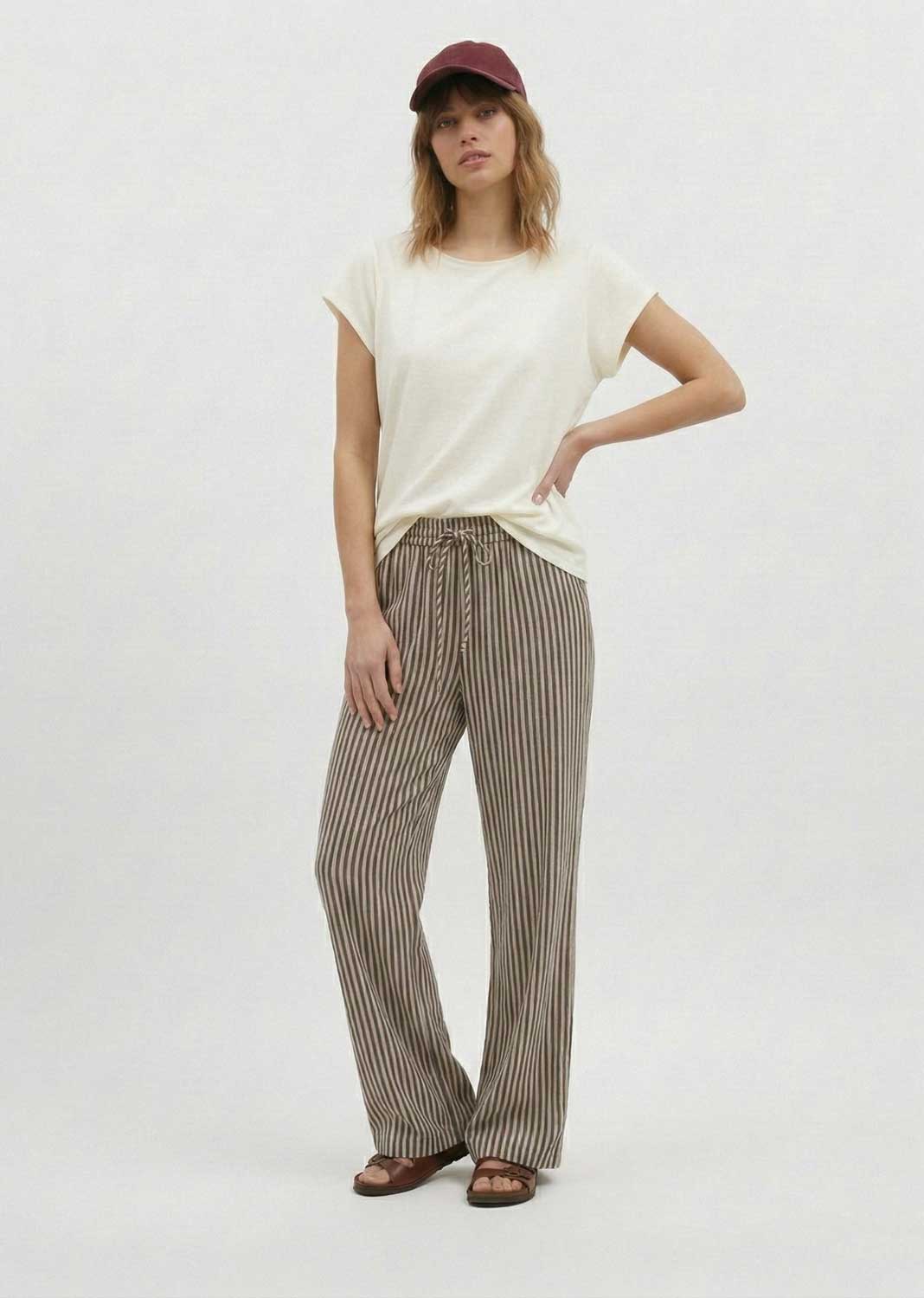 Davina Relaxed Fit Cream T-shirt