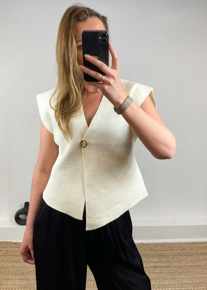 Dion Gold Button Top Cream