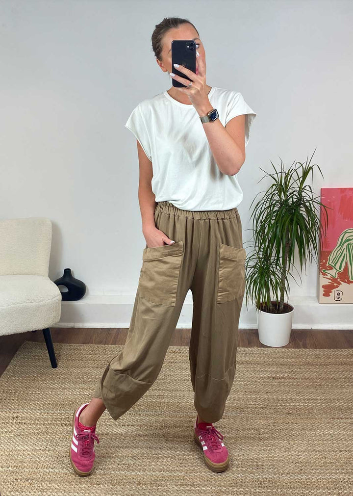 Buxton Jersey Barrel Pocket Pants in Camel