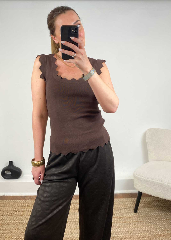 Zig Zag Trim Vest Brown
