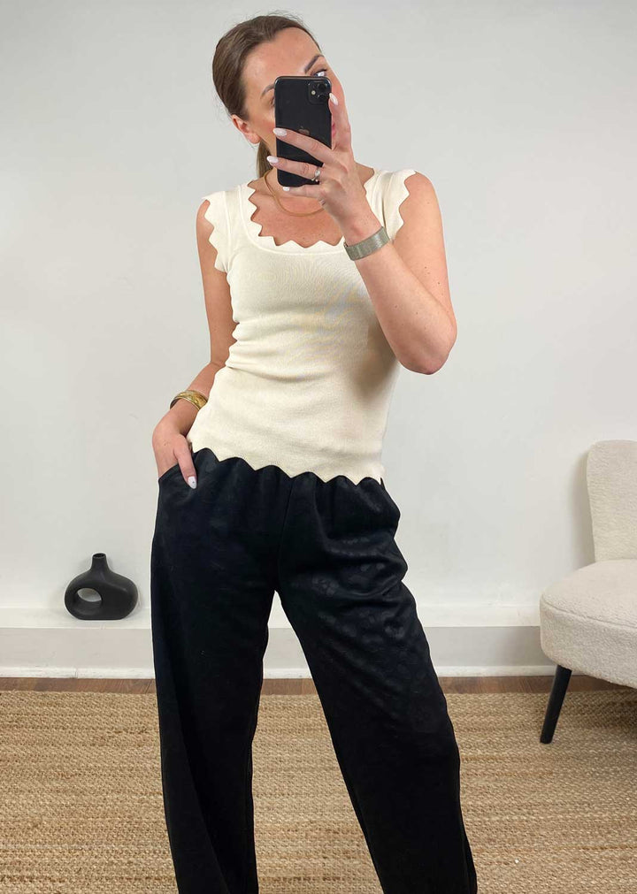 Kyla Zig Zag Trim Vest Cream