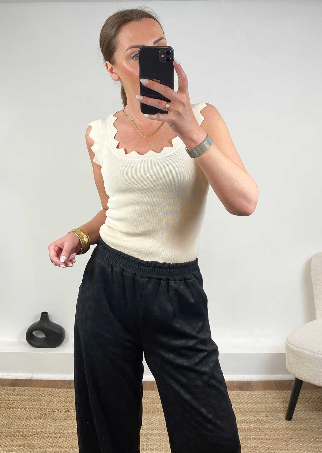 Kyla Zig Zag Trim Vest Cream