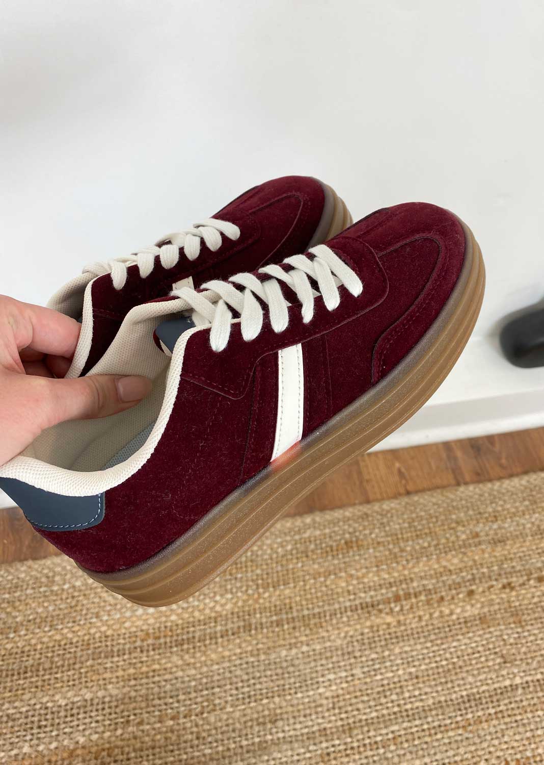 Larsen Burgundy Trainers