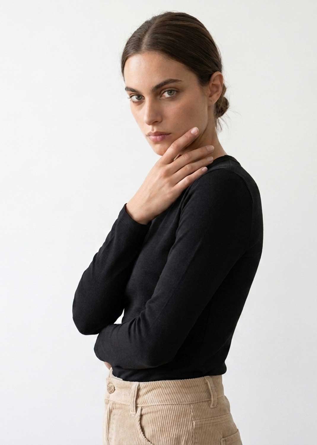Lora Black Base Layer Top