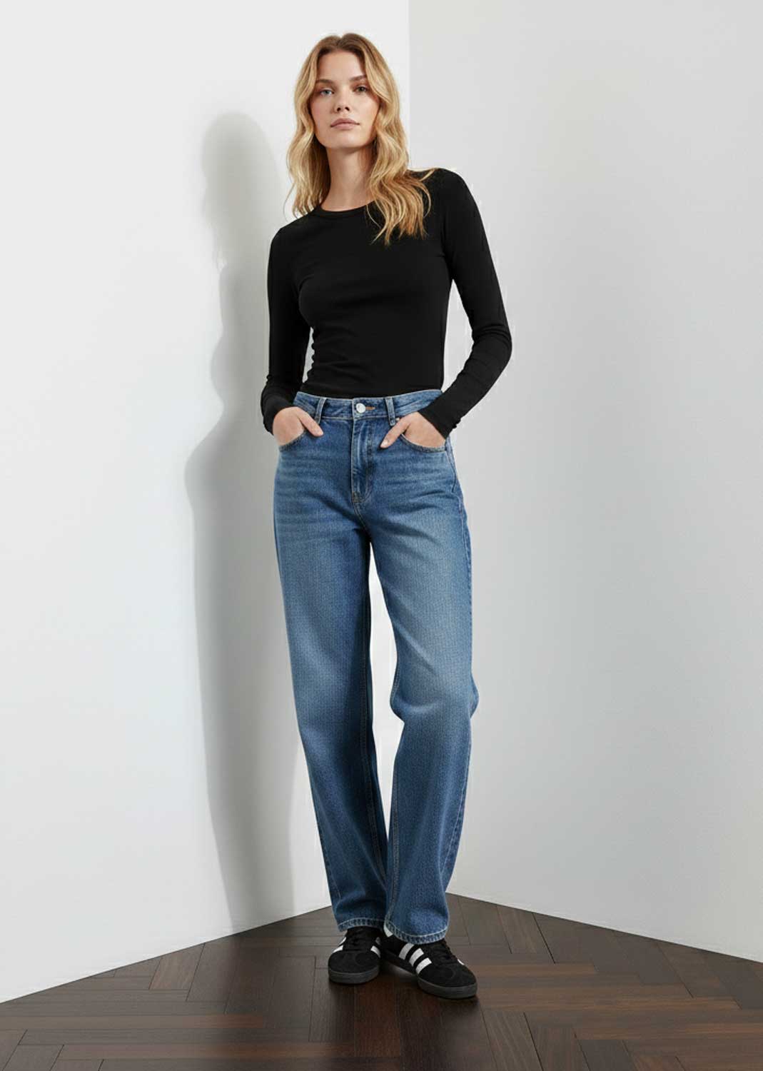 Lora Base Layer Top Black