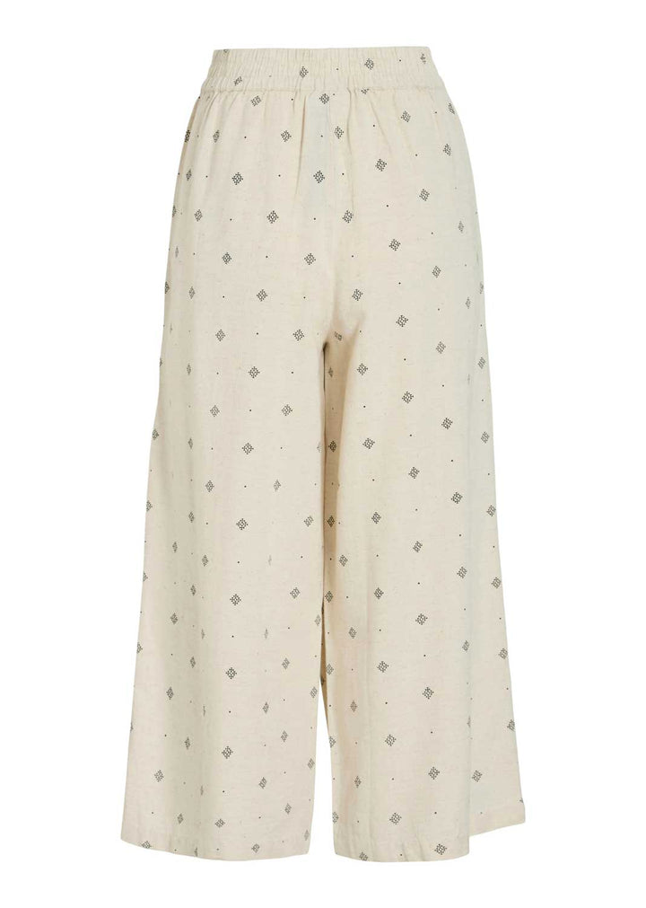 Priscilla Medallion Cropped Pants in Cream