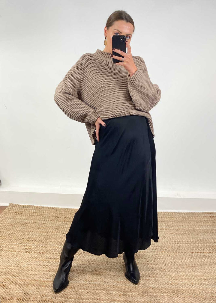 Sansi Silky Skirt Black