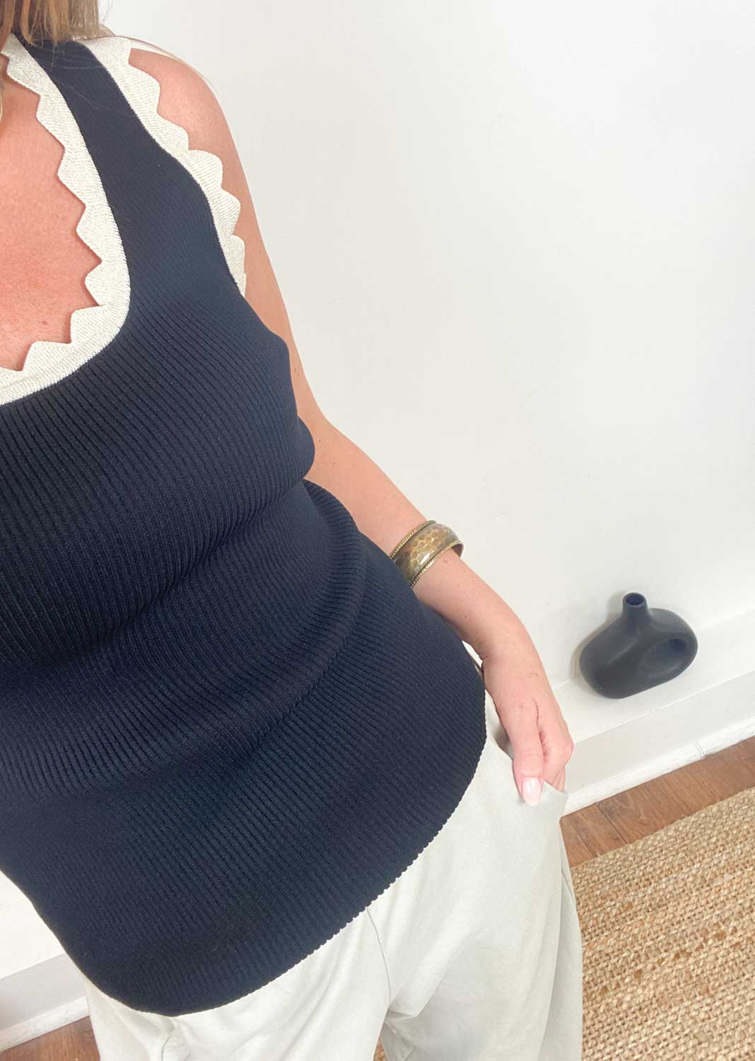 Solange Lurex Scallop Vest Black