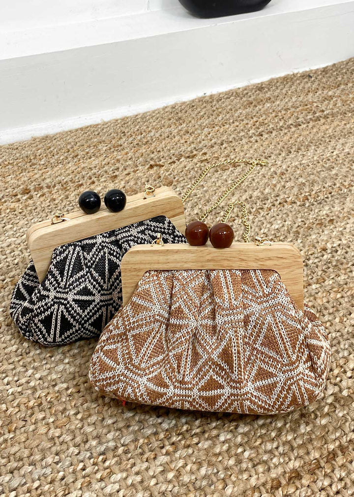 Soller Clutch Bag in Tan