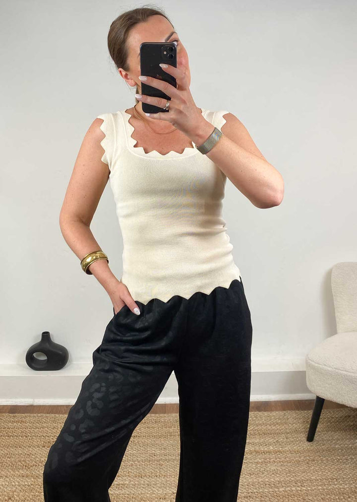 Kyla Zig Zag Trim Vest Cream