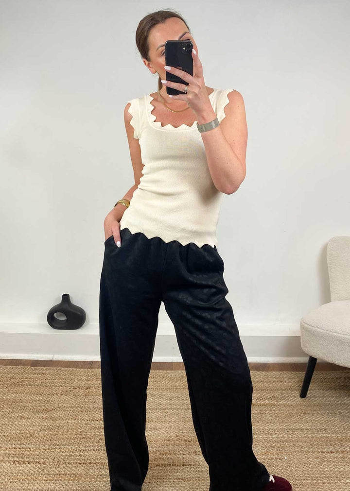 Kyla Zig Zag Trim Vest Cream